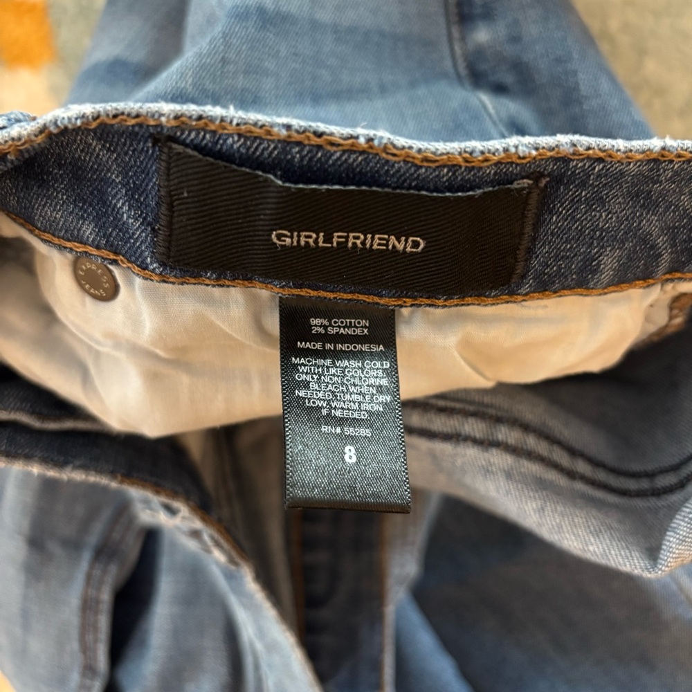 AMERICAN EAGLE Girlfriend Jeans Medium Blue - Picture 3 of 4